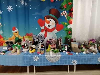 Выставка работ родителей по проекту "Русский Валенок"