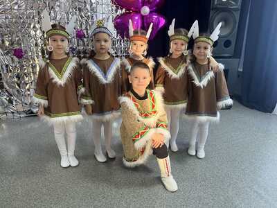 Выступление детей с танцем "Оленята"