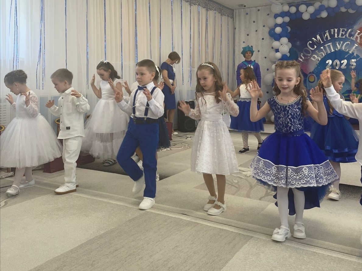 Выпускной бал "Космическое путешествие"